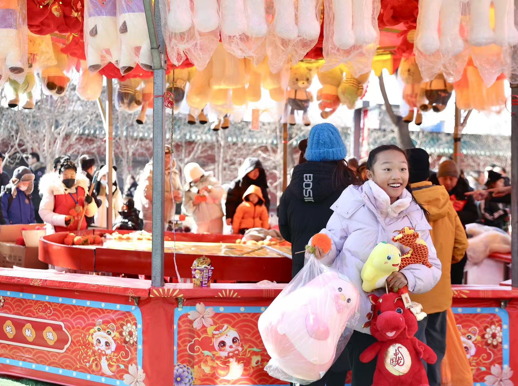 Residents in Beijing enjoy the Longtan Temple Fair on February 4, 2025, the last day of the Spring Festival holidays. Photo: VCG
