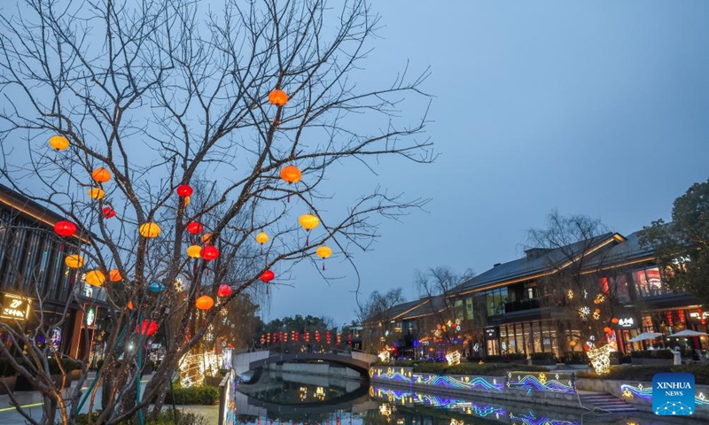Festive lanterns are pictured in Nanhu District of Jiaxing, east China's Zhejiang Province, Feb. 6, 2025. Festive preparations are underway in Nanhu District of Jiaxing for the upcoming Lantern Festival. (Xinhua/Xu Yu)
