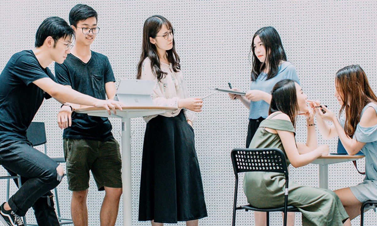 Chinese students in Italy enjoy their leisure time outside the classroom. Photo: Courtesy of Leporati