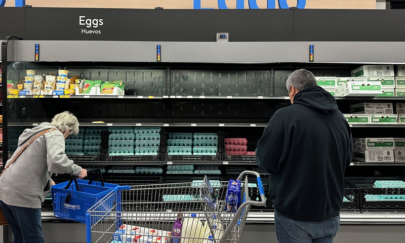 Consumers in Wisconsin, the US, buy eggs in a supermarket on March 4, 2025. Soaring egg prices have left consumers deeply disturbed, and US Customs and Border Protection reports an increase of people attempting to smuggle eggs across the border from Mexico, as reported by CNN. Photo: IC