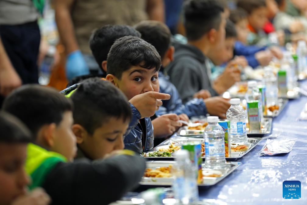 Orphans break their fast at a mosque in Beirut, Lebanon, on March 5, 2025. (Photo: Xinhua)