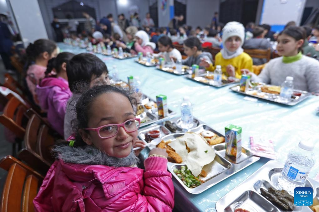 Orphans break their fast at a mosque in Beirut, Lebanon, on March 5, 2025. (Photo: Xinhua)