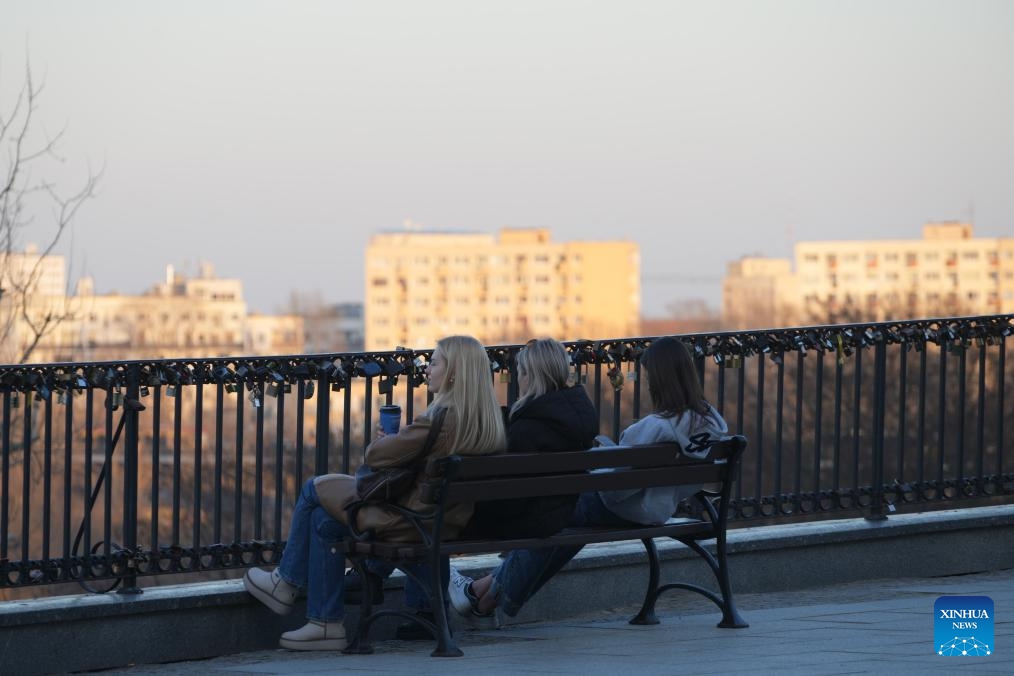 People spend time outside on a warm day in Warsaw, Poland, on March 6, 2025. According to the Polish Institute of Meteorology and Water Management, the highest temperature in Poland on Thursday reached 22.5 degrees Celsius, marking the highest for this date in at least 31 years. (Photo: Xinhua)