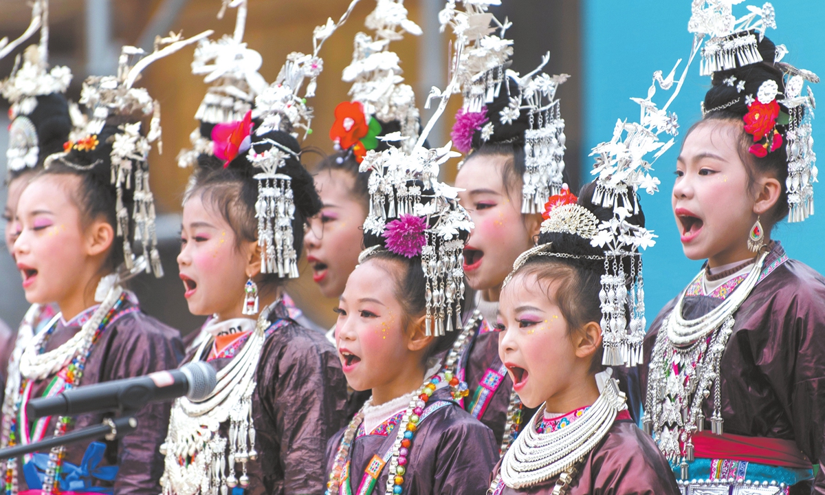 Young performers of the Liping Grand Song of Dong ethnic group Photo: IC 