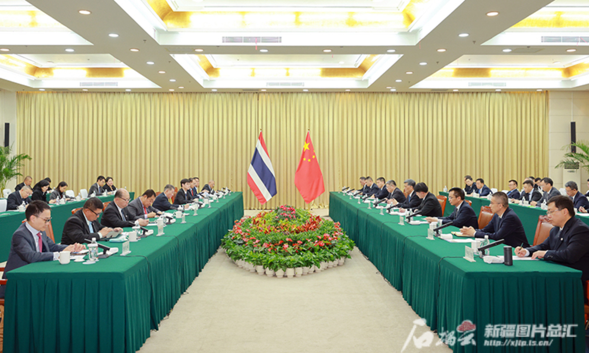 Ma Xingrui, Party chief of Northwest China's Xinjiang Uygur Autonomous Region, meets with Thai Deputy Prime Minister and Defense Minister Phumtham Wechayachai?in Kashi on March 19, 2025. Photo: Xinjiang Daily