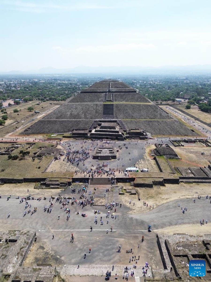 An aerial drone photo taken on March 21, 2025 shows people basking in the sunshine during the Spring Equinox at the Pyramid of the Sun in the archaeological zone of Teotihuacan, Mexico. Every Spring Equinox, people gather to gather energy at the Pyramid of the Sun here. Photo: Xinhua