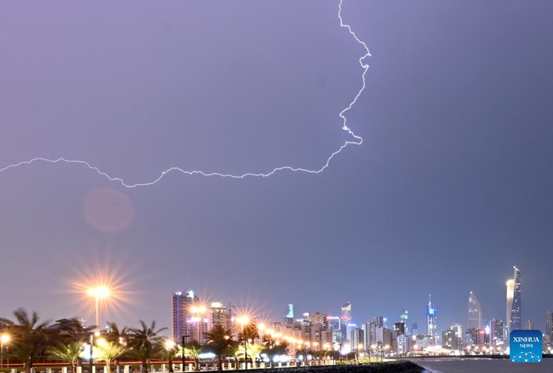 This photo taken on March 22, 2025 shows the lightning over the skyline of Kuwait City, Kuwait. Photo: Xinhua