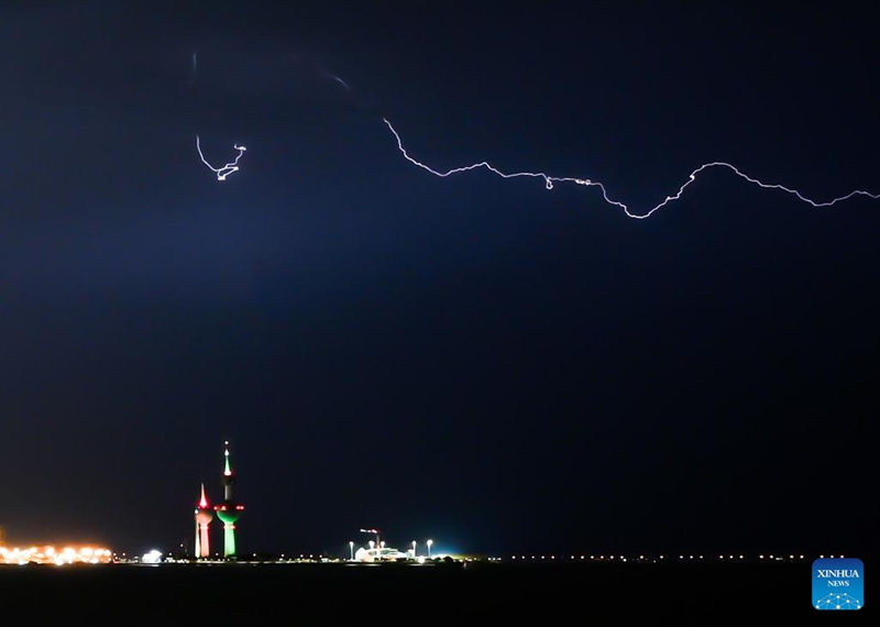 This photo taken on March 22, 2025 shows the lightning over the skyline of Kuwait City, Kuwait. Photo: Xinhua