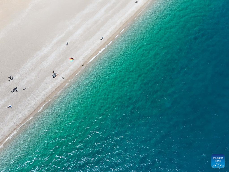 An aerial drone photo taken on March 23, 2025 shows the beach scenery in Antalya, Türkiye. Photo: Xinhua