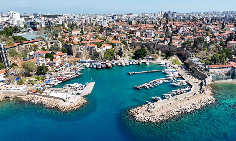 An aerial drone photo taken on March 23, 2025 shows the scenery of a seaport in Antalya, Türkiye. Photo: Xinhua