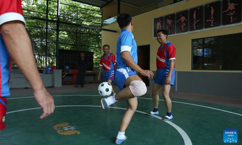 People play Chinlone (caneball) at an indoor stadium in Yangon, Myanmar, March 22, 2025. Photo: Xinhua