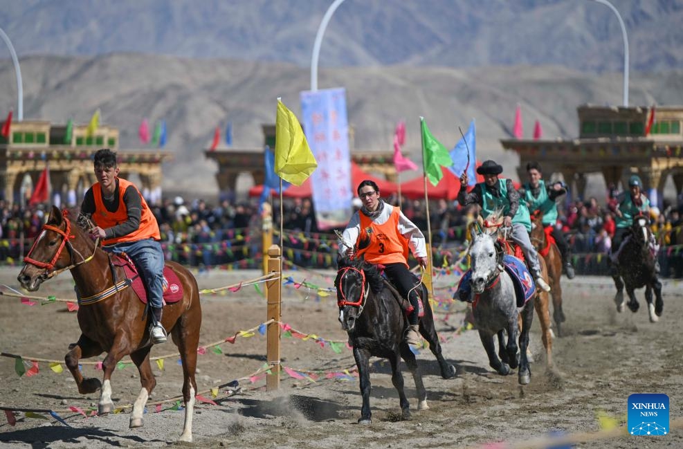 Gulayisa Dihan (2nd L) competes in the 5,000-meter speed horse race during the Spring Tourism Series Activities in Taxkorgan Tajik Autonomous County, northwest China's Xinjiang Uygur Autonomous Region, March 23, 2025. Let's applaud the county's first-ever female rider! The announcer cheered as 22-year-old Gulayisa Dihan crossed the finish line of the 5,000-meter speed horse race third in her group. (Photo: Xinhua)