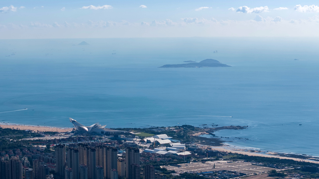 On the coast of the Yellow Sea in Qingdao, East China's Shandong Province, Oct. 2, 2024. Photo: VCG