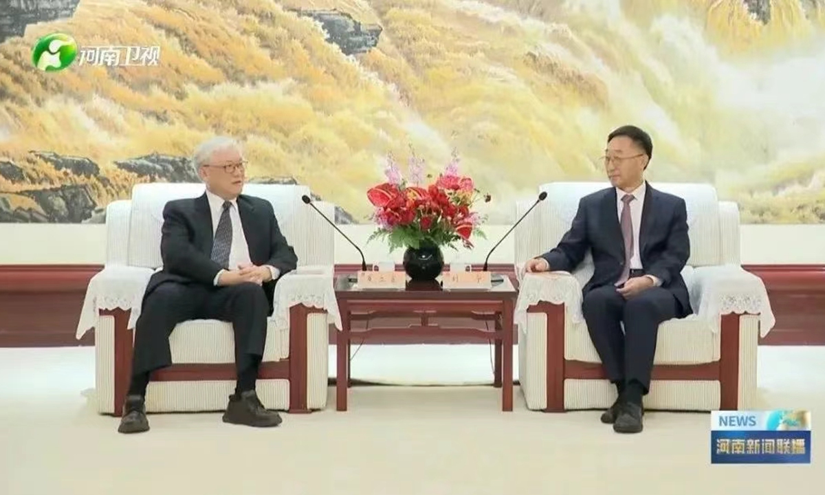 Andrew Hsia (left), a vice chairman of the Chinese Kuomintang (KMT) party, mets with Liu Ning, secretary of the Communist Party of the China Henan Provincial Committee, in Zhengzhou, capital of Central China's Henan Province on March 30, 2025. Hsia is leading a delegation from Taiwan to visit the mainland from March 29 to April 4. Photo: from Henan Television.