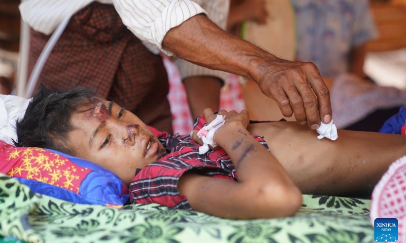 A boy injured in an earthquake receives medical treatment at a hospital in Nay Pyi Taw, Myanmar, March 31, 2025. (Photo: Xinhua)