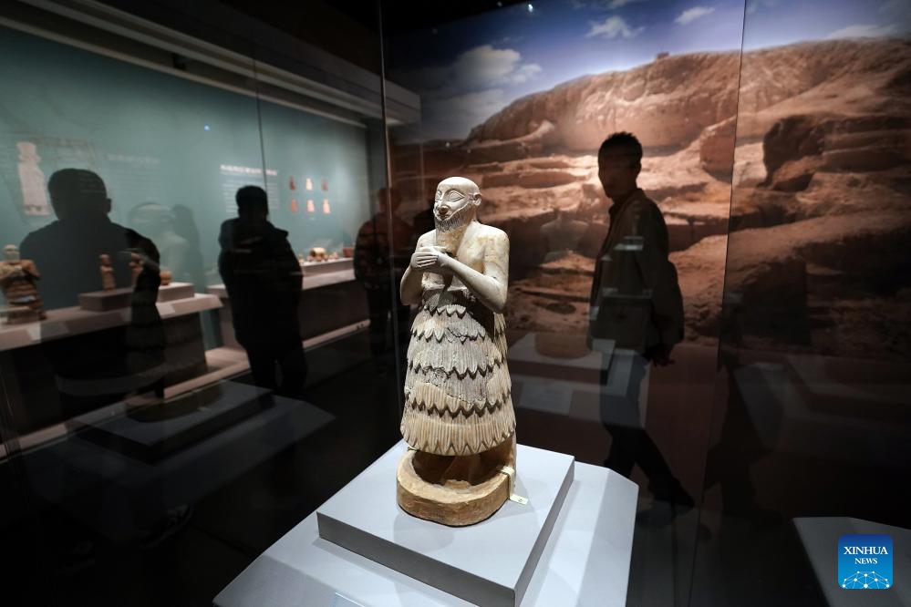 Visitors view exhibits at Shanxi Museum in Taiyuan, north China's Shanxi Province, April 25, 2023. Taiyuan, with a history of over 2,500 years, is a renowned historical and cultural city in northern China. In recent years, the city has coordinated efforts to upgrade industrial structure, protect the environment and improve urban management, achieving coordinated progress in environmental restoration, economic development and people's livelihoods. (Photo: Xinhua)