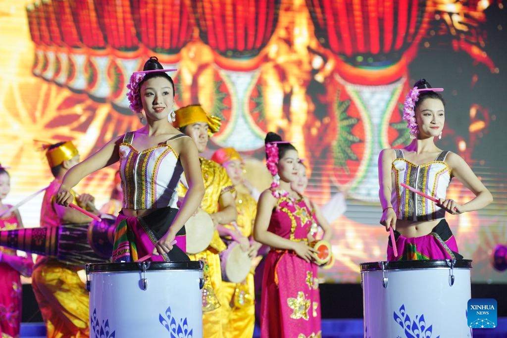 Actors perform on the gala celebrating the New Year of the calendar of the Dai ethnic group in Jinghong City, Xishuangbanna Dai Autonomous Prefecture, southwest China's Yunnan Province, April 12, 2025. A variety of folk cultural activities were held in Xishuangbanna Dai Autonomous Prefecture to celebrate the New Year of the calendar of the Dai ethnic group, which is also called the water-splashing festival. (Photo: Xinhua)