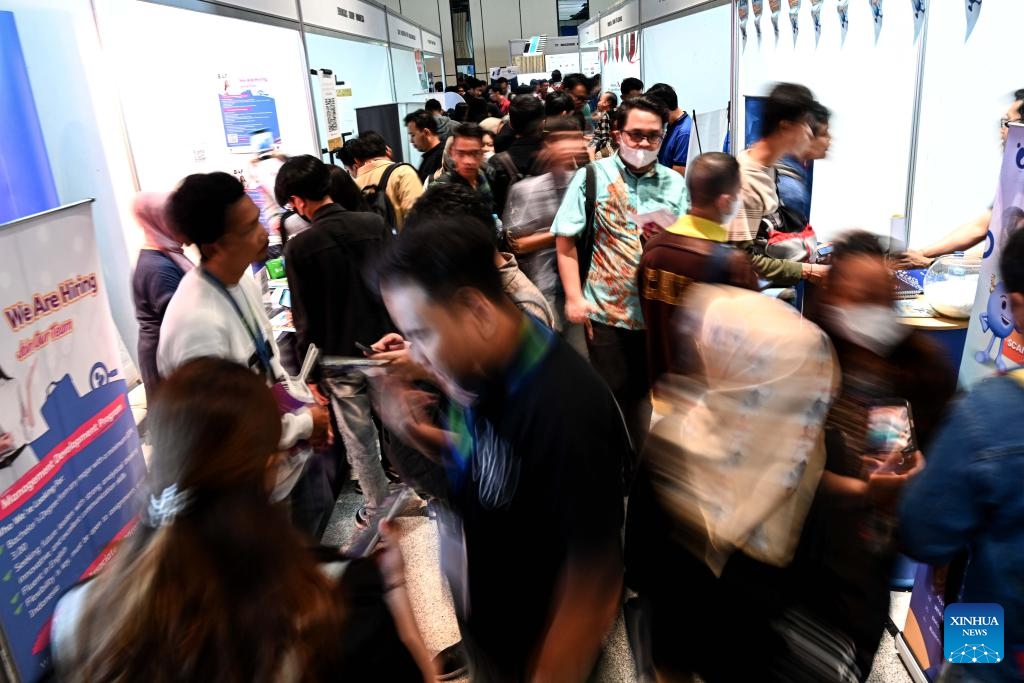 Jobseekers attend a job fair during Mega Career Expo 2025 in Jakarta, Indonesia, April 16, 2025. The job fair was held here on April 16-17. (Photo: Xinhua)