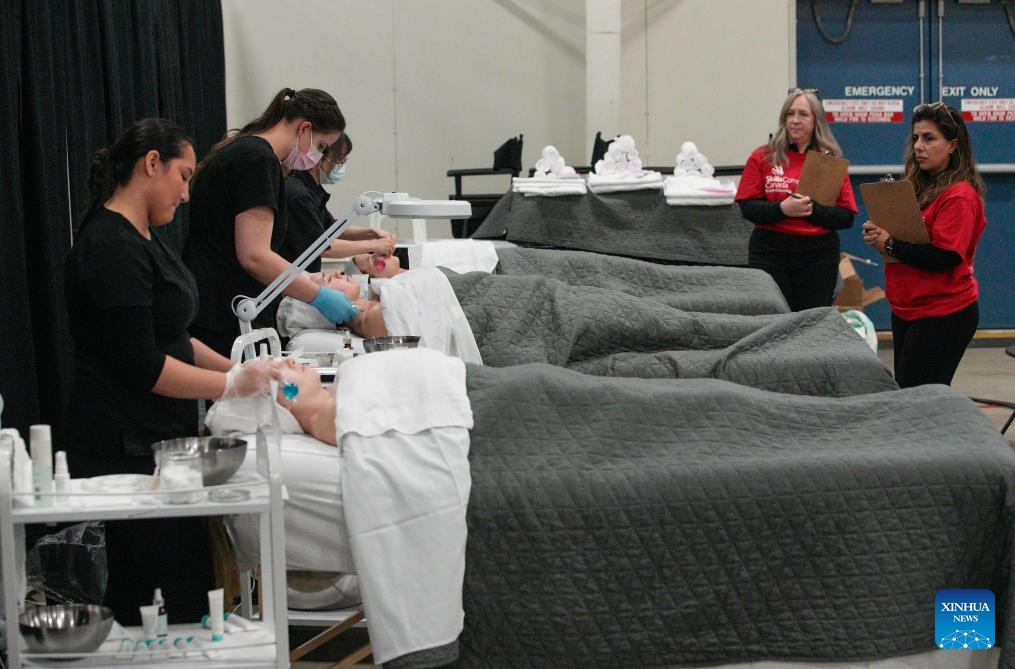 Contestants compete in the Aesthetic category during the 2025 Provincial Trade and Technology Competition in Abbotsford, British Columbia, Canada, on April 16, 2025. Over 600 secondary and post-secondary students competed here Wednesday in trade and technology contests, including carpentry, plumbing, electrical, baking, welding, graphic design, 3D animation, robotics, and more. (Photo: Xinhua)