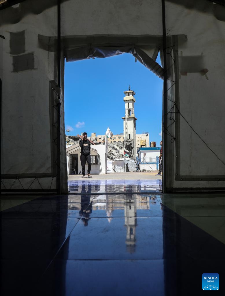 Displaced Palestinians are seen at a temporary shelter in Gaza City, on April 15, 2025. (Photo: Xinhua)