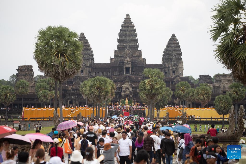 Tourists visit the Angkor Wat in Siem Reap province, Cambodia, April 15, 2025. Cambodia celebrated its three-day Lunar New Year from April 14 to 16 this year. (Photo: Xinhua)