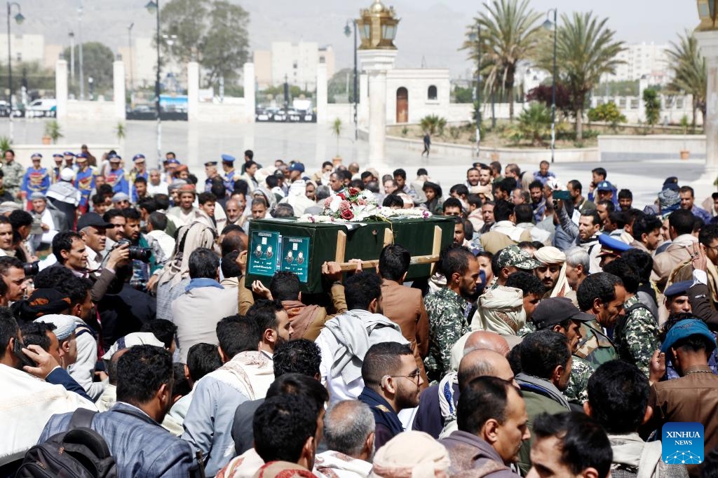 People attend a funeral ceremony in Sanaa, Yemen, on April 17, 2025. A funeral ceremony for victims killed in the U.S. airstrikes was held in Yemen's capital Sanaa on Thursday. (Photo: Xinhua)