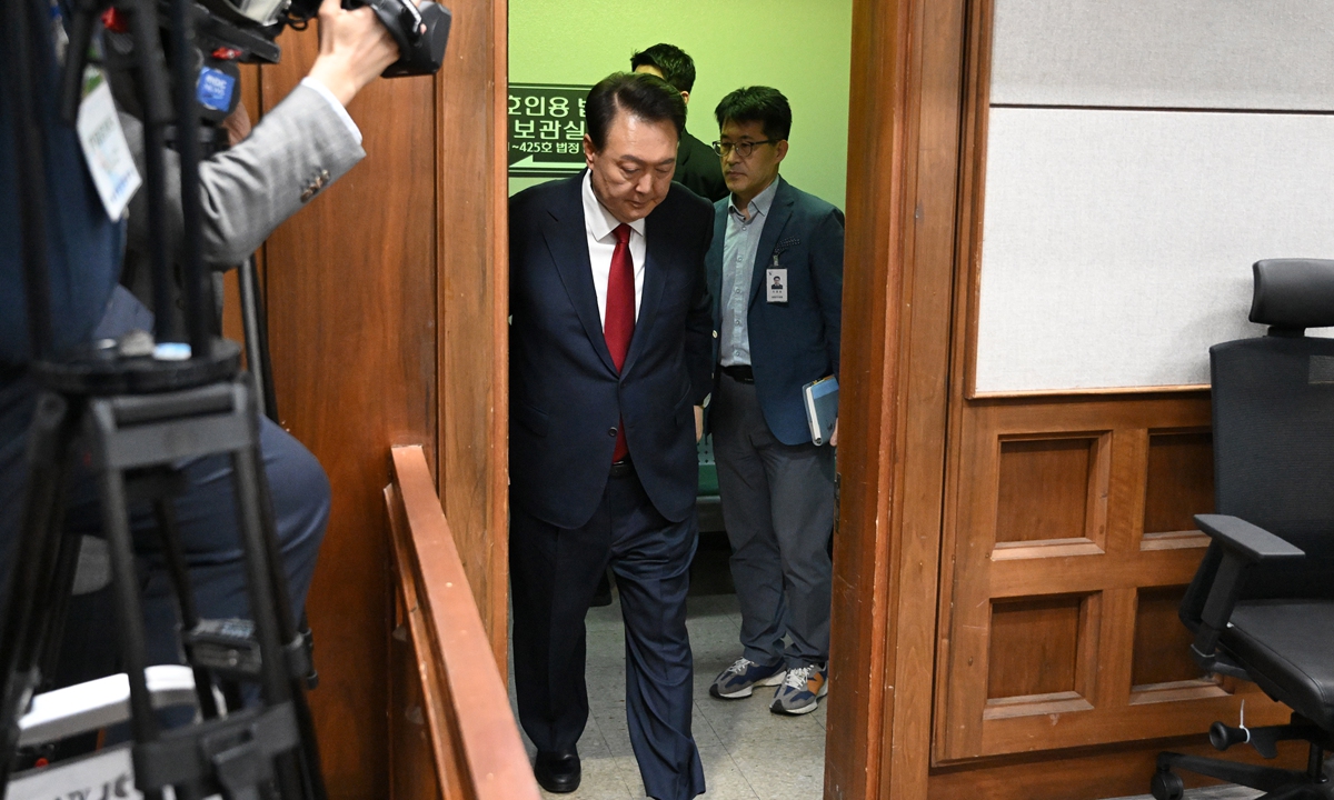 Former South Korean President Yoon Suk Yeol arrives for his criminal trial on insurrection charges at a courtroom of the Seoul Central District Court on April 21, 2025 in Seoul, South Korea. The second trial regarding former President Yoon Suk-yeol's charge of leading a rebellion hold at the Seoul Central District Court. Photo: VCG