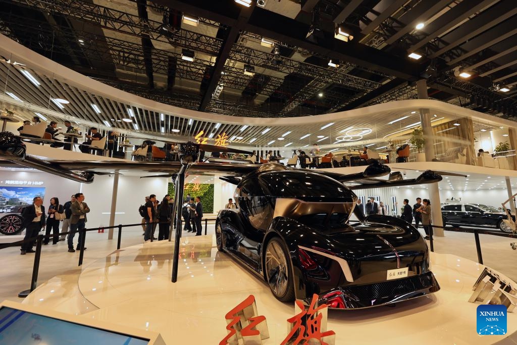 A Hongqi flying car is exhibited during the 21st Shanghai International Automobile Industry Exhibition in east China's Shanghai, April 23, 2025. Themed Embracing Innovation, Empowering the Future, the exhibition, also known as Auto Shanghai 2025, kicked off here on Wednesday, attracting nearly 1,000 noted enterprises from 26 countries and regions. (Photo: Xinhua)