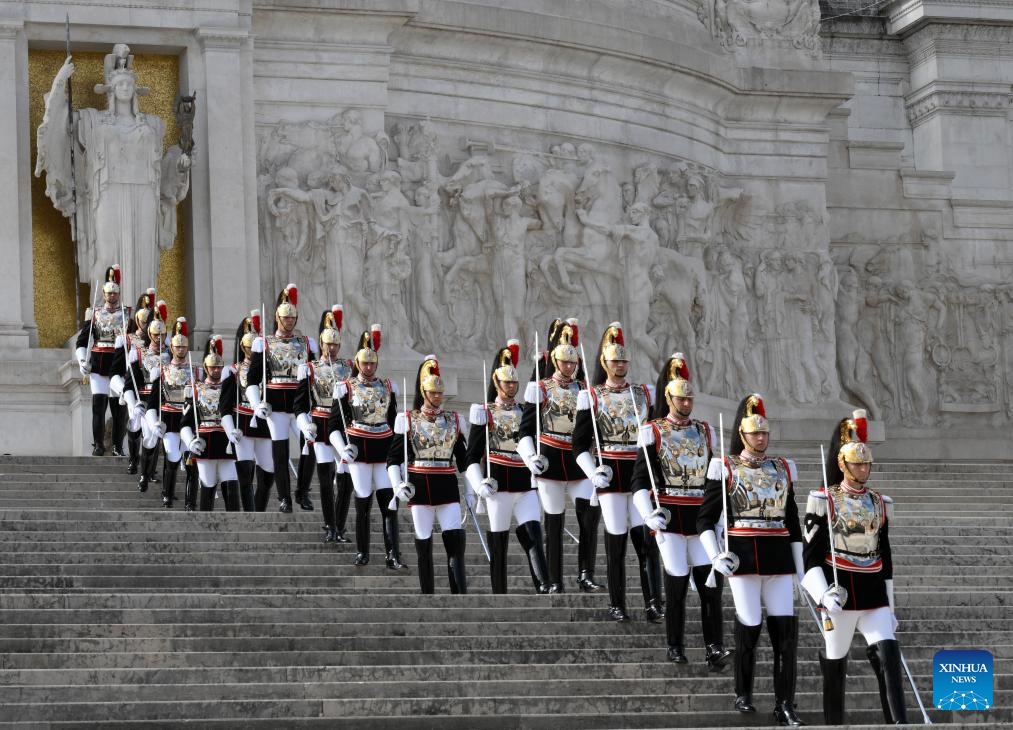 Italian guard of honour march on steps of the Vittoriano Monument during a ceremony to mark 80th anniversary of Liberation Day in Rome, Italy, on April 25, 2025. Italy marked the 80th anniversary of its liberation from fascism on Friday with a range of activities across the country. (Photo: Xinhua)