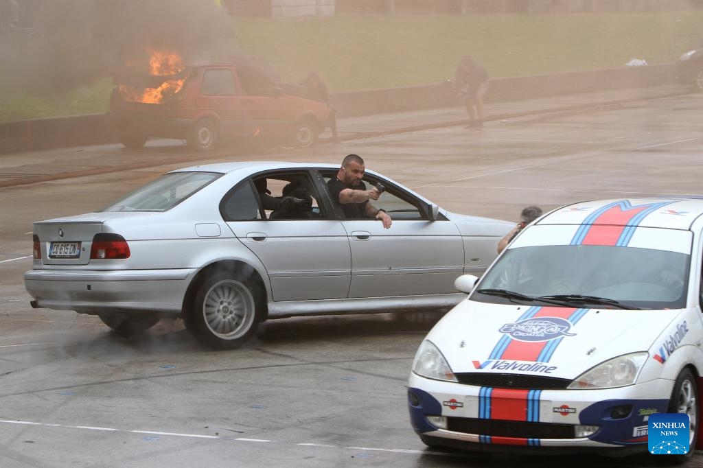A stunt show of gun fighting is staged during the Stunt Festival in Karlovac, Croatia, April 25, 2025. (Photo: Xinhua)