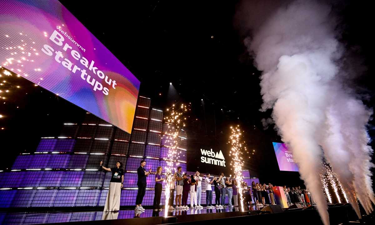 Breakout startups take center stage during opening night of Web Summit Rio 2025 at Riocentro in Rio de Janeiro, Brazil on April 27, 2025 local time. More than 34,000 people and nearly 1,400 startups participated in the event. Photo: VCG
