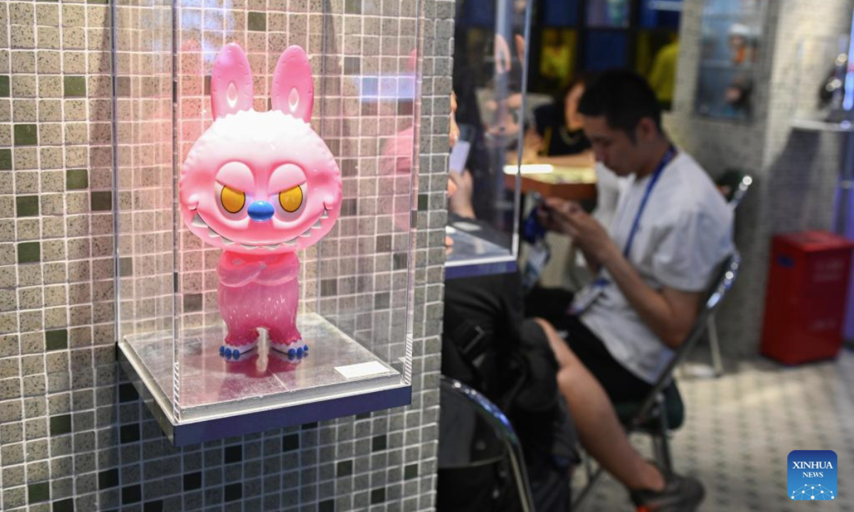 This photo taken on May 22, 2025 shows a trendy toy displayed at a POP MART-themed tea restaurant at the Hong Kong exhibition zone during the 21st China (Shenzhen) International Cultural Industries Fair in Shenzhen, south China's Guangdong Province. The 21st China (Shenzhen) International Cultural Industries Fair opened Thursday in the southern Chinese metropolis of Shenzhen, offering an artificial intelligence (AI) exhibition area for the first time.

The five-day event is being held across eight exhibition halls -- three comprehensive spaces and five specialized areas. The specialized halls cover a broad array of fields, including international cultural trade, cultural tourism, art and design, film and gaming, and intangible cultural heritage. (Xinhua/Xiao Ennan)

