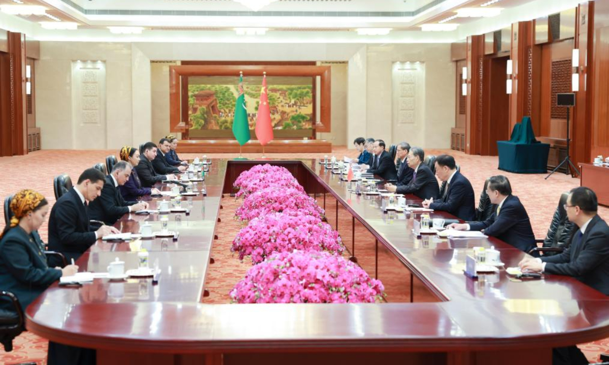 Zhao Leji, chairman of China's National People's Congress Standing Committee, holds talks with Dunyagozel Gulmanova, chairperson of the National Assembly (Mejlis) of Turkmenistan, at the Great Hall of the People in Beijing, capital of China, May 22, 2025. (Xinhua/Ding Haitao)