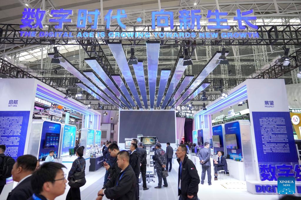 People visit the 34th Harbin International Economic and Trade Fair in Harbin, capital of northeast China's Heilongjiang Province, May 17, 2025. The fair opened here on Saturday, attracting exhibitors from over 110 countries and regions. (Photo: Xinhua)