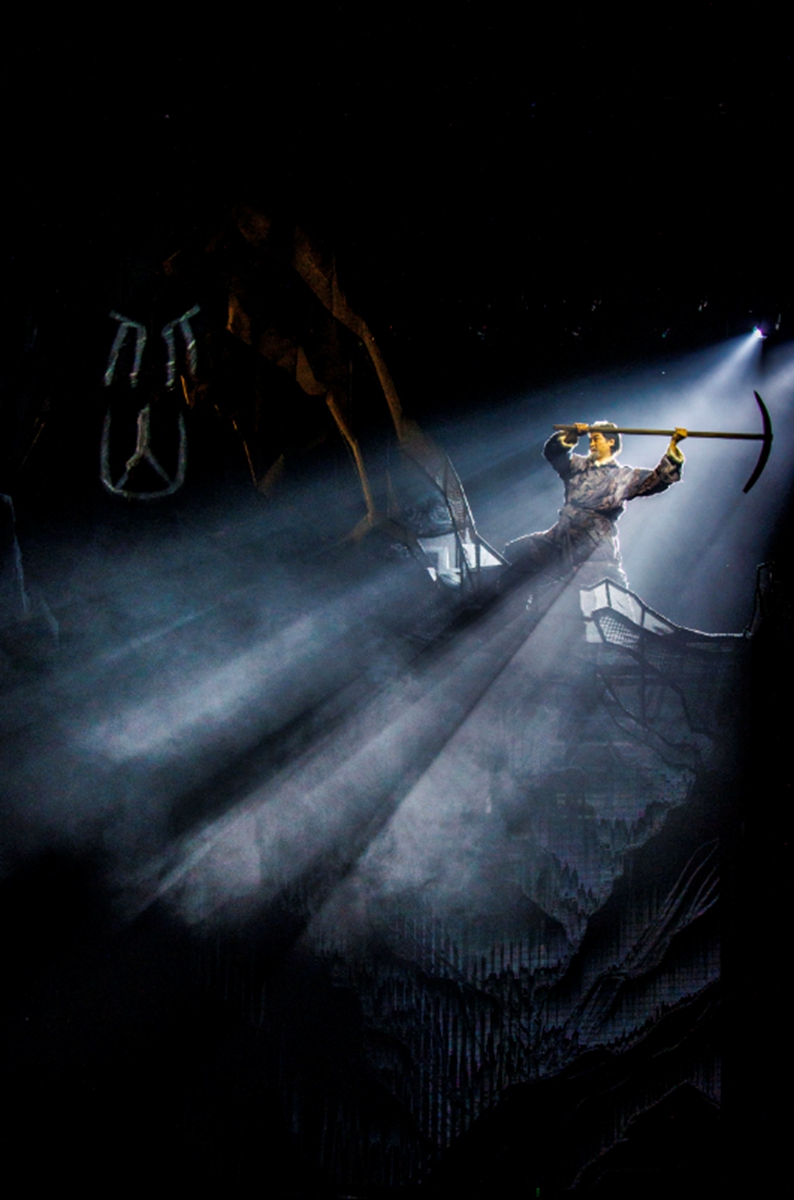 A scene from the musical <em>Yu Gong Moves Mountains</em> Photo: Courtesy of Zhou Yingchen