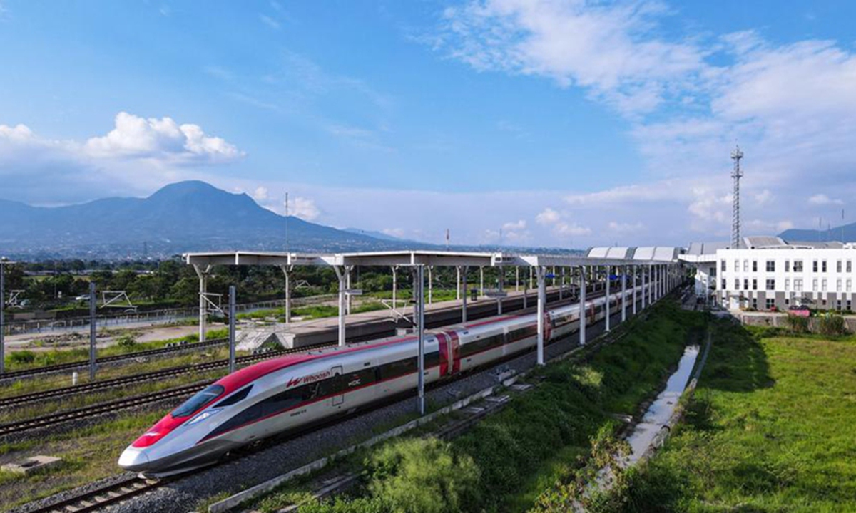 An aerial drone photo taken on May 20, 2025 shows a high-speed electrical multiple unit (EMU) train leaving Tegalluar Station of Jakarta-Bandung High-Speed Railway (HSR) in Bandung, Indonesia. Photo: Xinhua