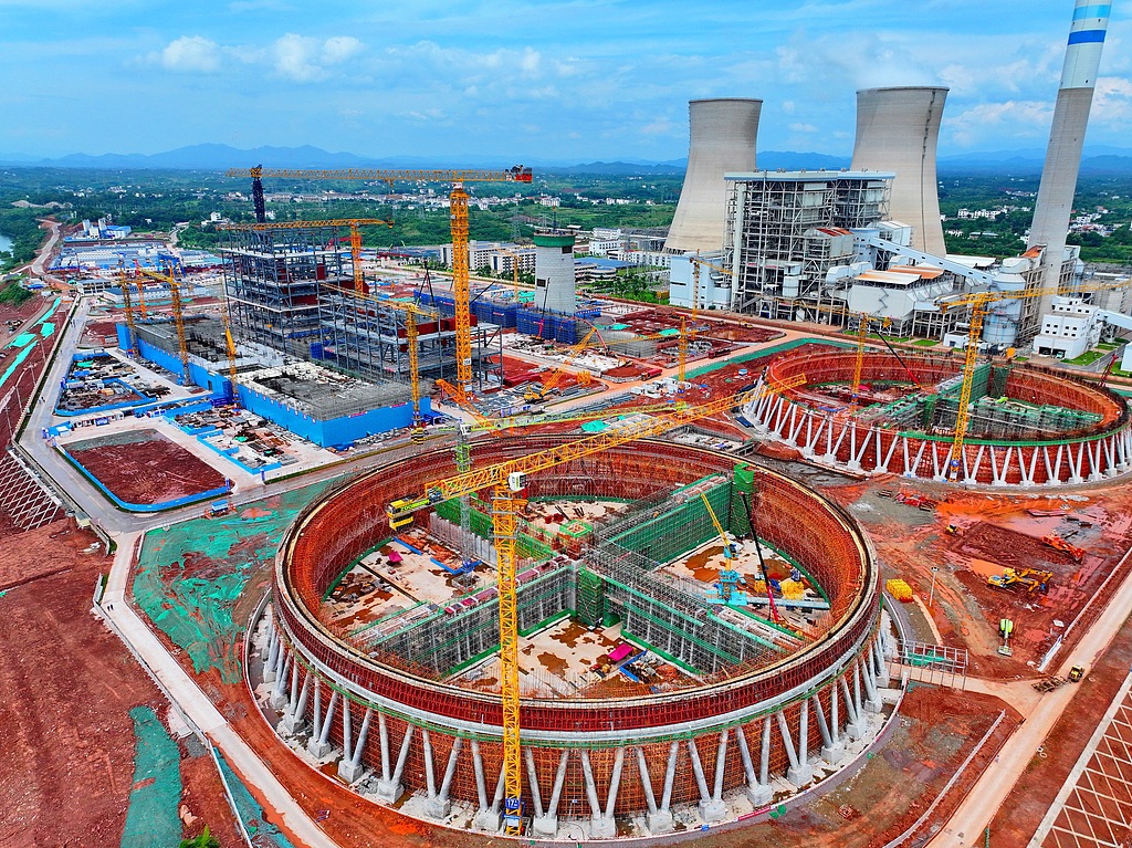 Construction work for a clean coal power project is underway in an orderly manner in Xinfeng County, East China's Jiangxi Province on May 25, 2025. This is the first domestic coal power project to incorporate integrated smart energy solutions, such as rooftop solar and micro-wind power, during the construction phase, achieving green electricity construction, per the local government. Photo: VCG