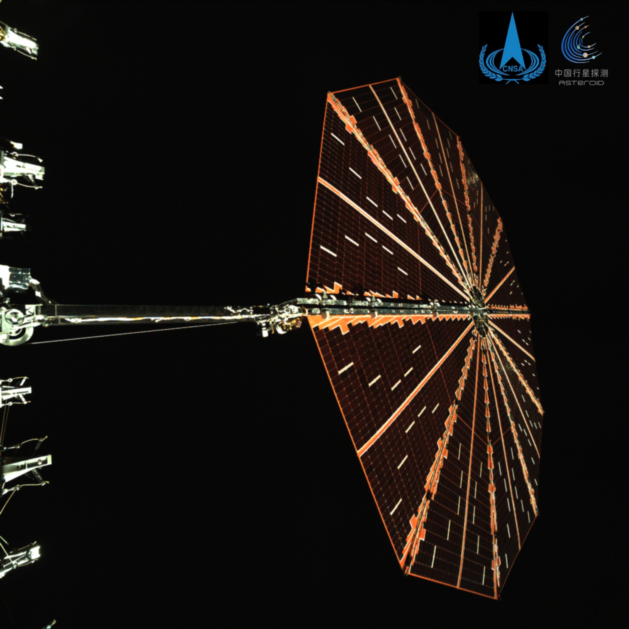 The CNSA releases an image captured by the Tianwen-2 probe, showing the unfolding of its circular solar panels. Photo: CNSA