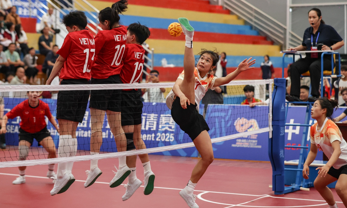 Athletes compete in a sepak takraw match between China and Vietnam at the 2025 China-ASEAN Sepak Takraw Invitational Tournament in Huishui county, Southwest China's Guizhou Province, on June 4, 2025. Sepak takraw athletes from eight countries, including China, Cambodia and the Philippines, participated in the tournament, which ran from June 1 to 4. Photo: VCG