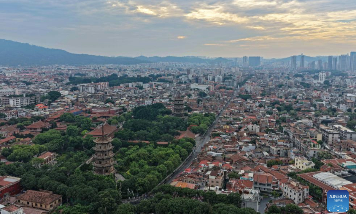 An aerial drone photo taken on May 21, 2025 shows a view of the historical center of Quanzhou, southeast China's Fujian Province. Located along the coastline of southeast China's Fujian Province, Quanzhou was one of the world's largest ports along the historic Maritime Silk Road, particularly in ancient China's Song Dynasty (960-1279) and Yuan Dynasty (1271-1368).
Spanning an area of about 6 square kilometers in Licheng District of Quanzhou, the historical center fully displays the profound and diverse culture of the city. (Xinhua/Zheng Keren)