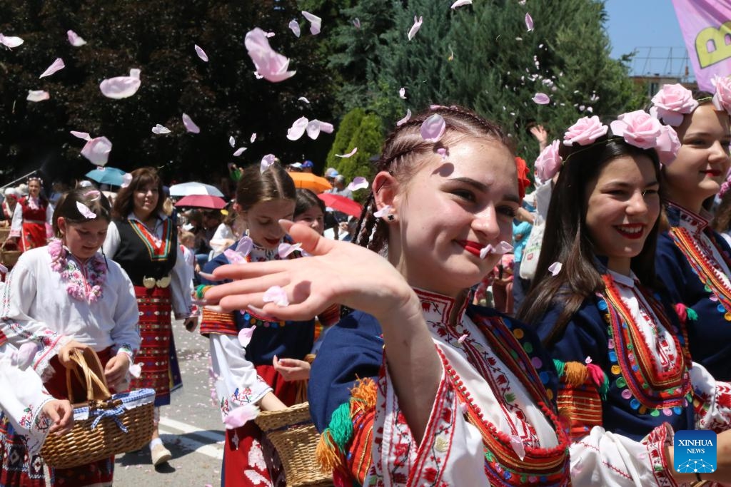 People take part in the Rose Festival parade in Kazanlak, Bulgaria, June 8, 2025. The 2025 Rose Festival was held in Kazanlak, Bulgaria. The festival has been organized since 1903. (Photo: Xinhua)