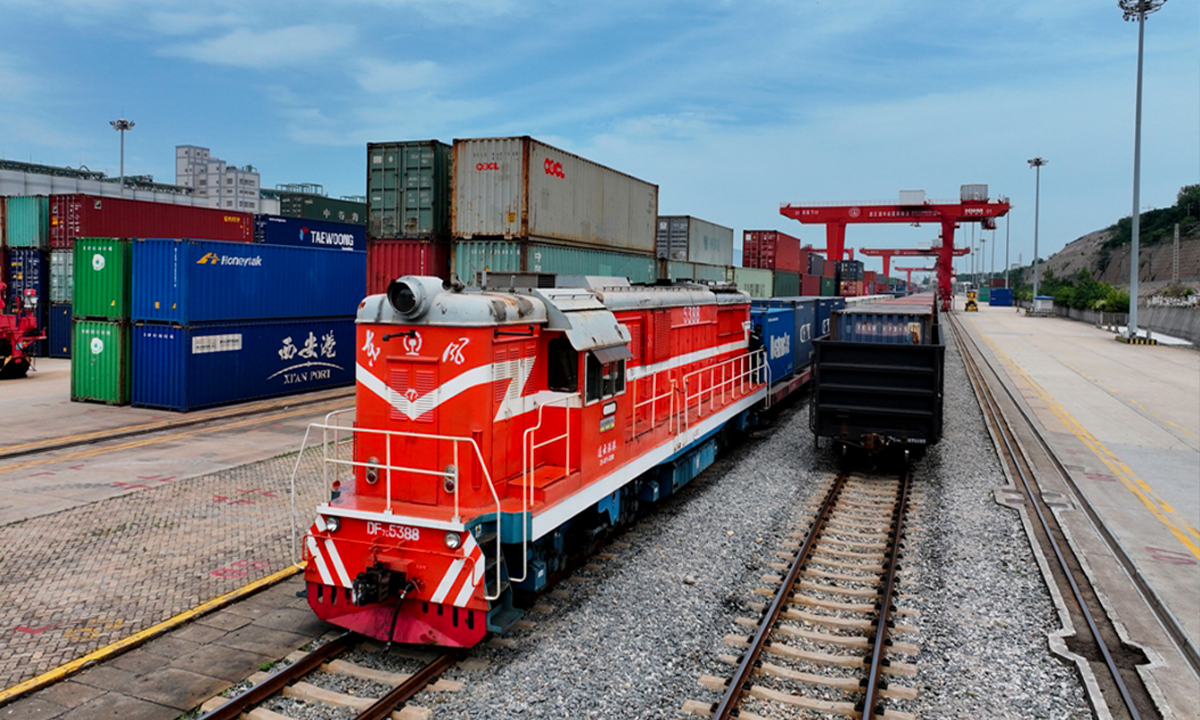 A China-Europe freight train leaves Lianyungang, East China's Jiangsu Province, from the China-Kazakhstan logistics hub, June 10, 2025. Photo: VCG