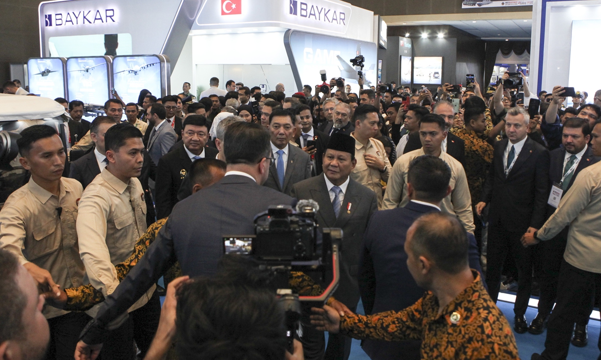 Indonesian President Prabowo Subianto visits the Turkish Pavilion during the opening of the Indo Defence Expo in Jakarta, Indonesia, on June 11, 2025. The event is one of Southeast Asia's largest defense exhibitions, highlighting Indonesia's strategic efforts to strengthen ties with international defense partners.?Photo: VCG