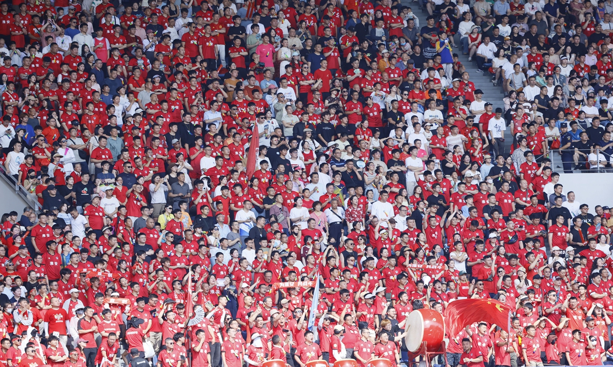 The fourth round of Suchao - Huai'an vs. Nanjing sets a new attendance record on June 14, 2025. During the fourth round of the tournaments over the weekend, there were more than 25,000 spectators per match, according to the Xinhua News Agency. Photo: VCG