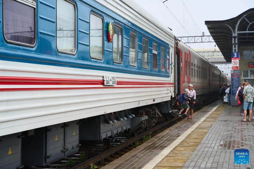 An international train from Pyongyang arrives at the Khabarovsk Railway Station in Khabarovsk, Russia, June 21, 2025. The international passenger train service between Pyongyang, the capital of the Democratic People's Republic of Korea (DPRK), and Khabarovsk, a city in Russia's Far East, resumed operation after a five-year suspension. The first train following the restoration of the route arrived at Khabarovsk Railway Station on Saturday. (Photo: Xinhua)