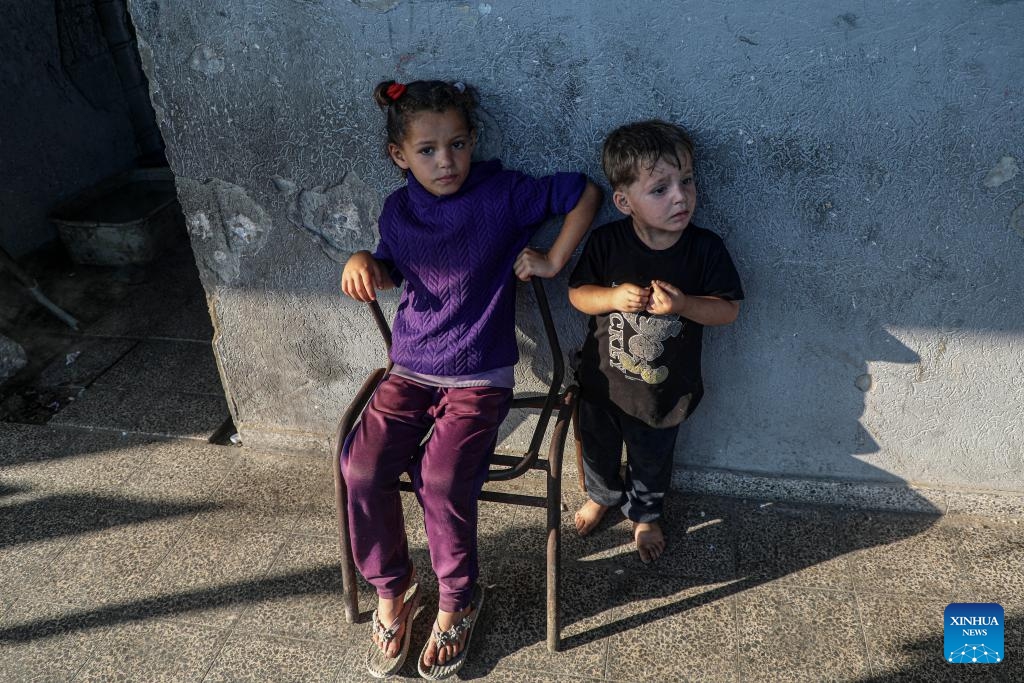 Displaced Palestinian children are seen inside a school-turned shelter in Gaza City, on June 20, 2025. (Photo: Xinhua)