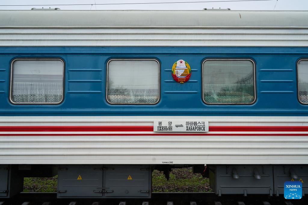 An international train from Pyongyang arrives at the Khabarovsk Railway Station in Khabarovsk, Russia, June 21, 2025. The international passenger train service between Pyongyang, the capital of the Democratic People's Republic of Korea (DPRK), and Khabarovsk, a city in Russia's Far East, resumed operation after a five-year suspension. The first train following the restoration of the route arrived at Khabarovsk Railway Station on Saturday. (Photo: Xinhua)