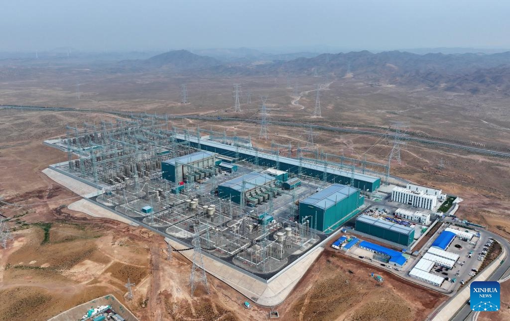 An aerial drone photo shows a view of the Zhongning converter station, the sending end of the Ningxia-Hunan ±800 kV ultra-high voltage direct current transmission project in Zhongwei, northwest China's Ningxia Hui Autonomous Region, June 29, 2025. After a 168-hour trial, the ±800 kV ultra-high voltage direct current transmission project, which brings electricity from northwest China's Ningxia Hui Autonomous Region to central China's Hunan Province, kicked off its official operation at the capability of 4-million-kilowatt on Sunday. (Photo: Xinhua)
