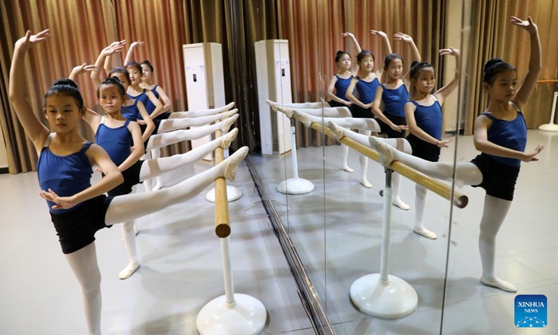 Pupils learn to dance at a dance school in Zaozhuang City, east China's Shandong Province, July 5, 2025 (Photo: Xinhua)