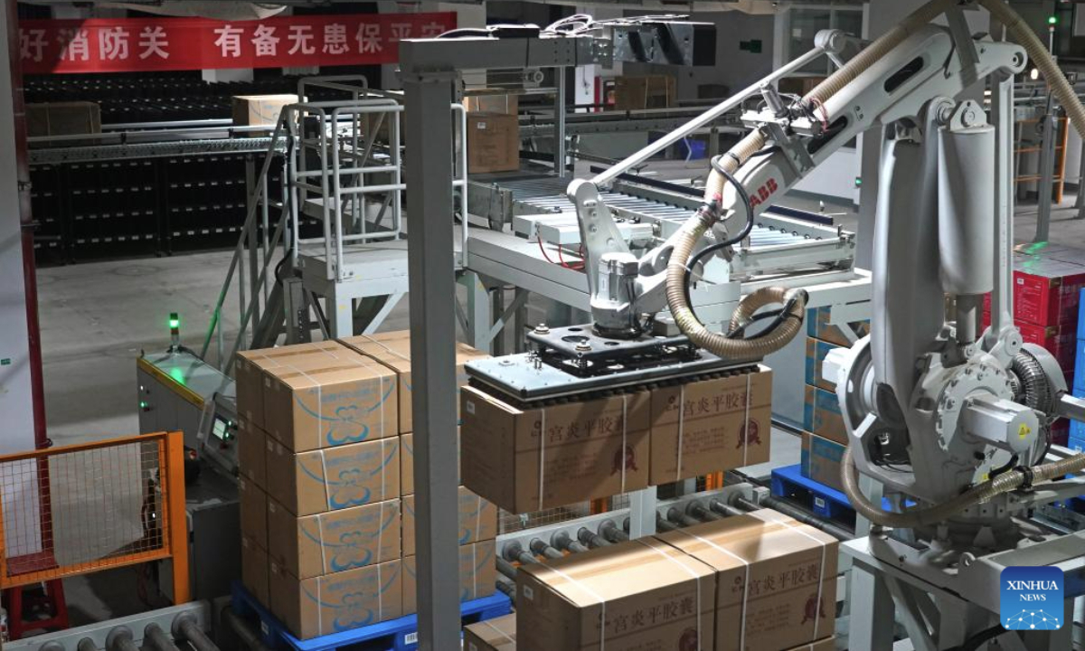 Robots dispatch cargos at a logistics compound of a pharmaceutical company in Zhangshu, east China's Jiangxi Province, July 8, 2025. Zhangshu City has been a well-known industrial hub of traditional Chinese medicine (TCM) for centuries. In recent years, the city has leveraged its rich heritage in TCM to actively support enterprises in further research and development based on classic TCM prescriptions.

Moreover, TCM companies here are actively adopting smart technologies in manufacturing, warehousing and logistics so as to breath new vitality into this time-honored wisdom of healthcare. (Xinhua/Wan Xiang)